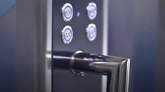 Inox Touch Bedienfeld des Bluglass Tower